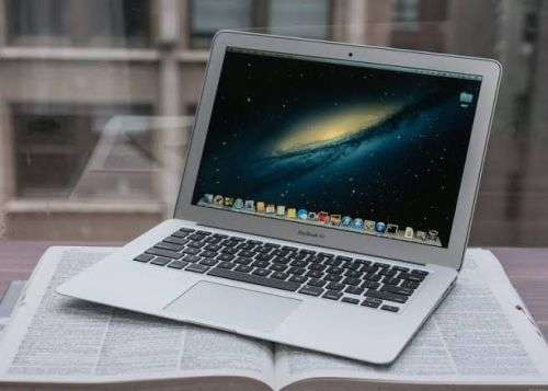 Apple MacBook Air 13` 2017 model, Intel i5@1.8GHz, 8Gb RAM Low Cycle Count Mint