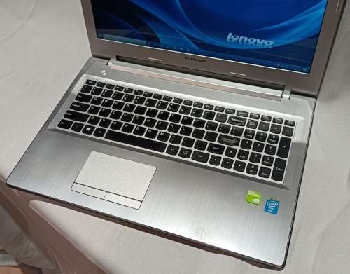Lenovo 250-70, Intel i7-4510U@2GHz (2.6GHz Turbo),Nvidia 820M 2GB 16GB RAM, 256GB SSD WITH NEW BATT