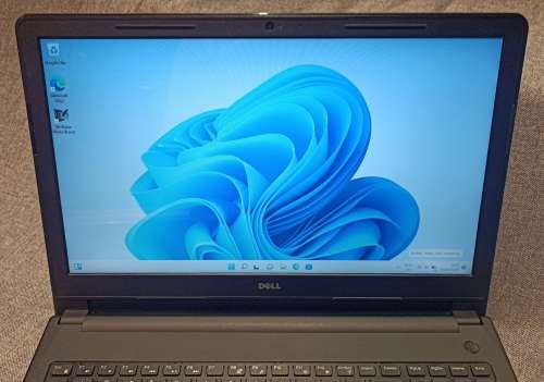 Dell Inspiron 15 3558, i5-5200U@2.2GHz, Nvidia GeForce 920M GPU 2GB VRAM, 16GB RAM, 256GB SSD