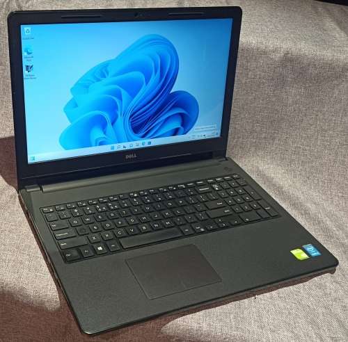 Dell Inspiron 15 3558, i5-5200U@2.2GHz, Nvidia GeForce 920M GPU 2GB VRAM, 16GB RAM, 256GB SSD