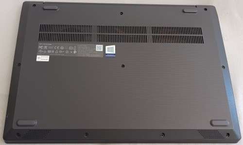 Lenovo V15-IKB, 8th Gen Intel Core i3-8130U@3.40 GHz,8GB DDR4, 256GB m.2 SSD, 15.6-inch (1366x768)