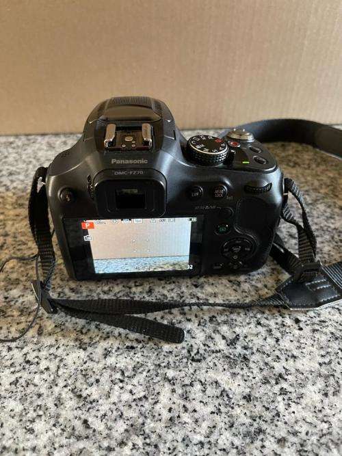 Panasonic LUMIX DMC-FZ70 16.1 MP Digital Camera with 60x Optical Image Stabilized Zoom.