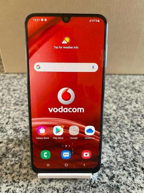SAMSUNG A30 SM-A305F SINGLE SIM 4GB RAM 64GB MEMORY MINT CONDITION