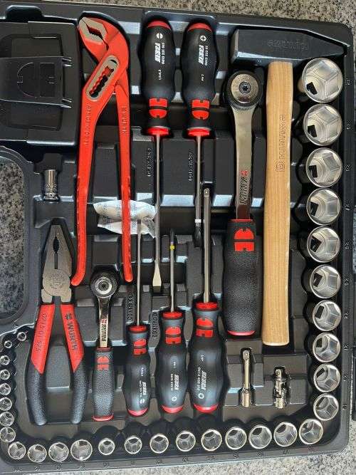 Wurth Universeller Werkzeugsatz tool case, 93 piece tools in black plastic case New Retail 4.5k