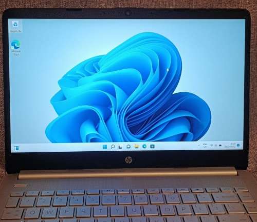 HP 14s-dq2xxx, 11th Gen Core i5-1135G7@2.4GHz, 14` FHD LED Display, 16GB RAM. 512GB Samsung NVMe SSD