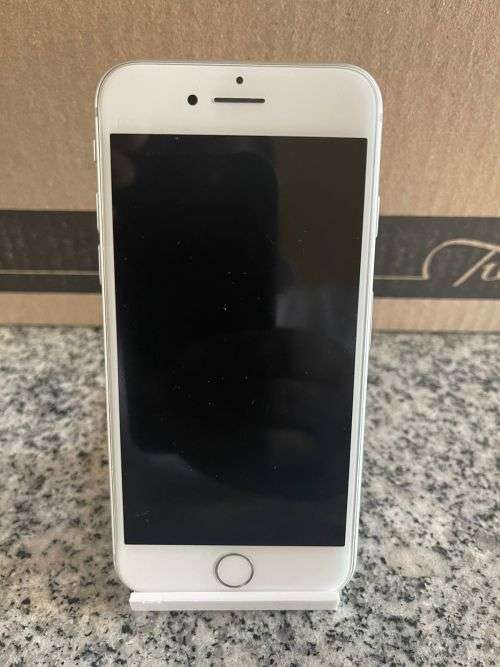 I PHONE 8 64GB 80% BATT HEALTH