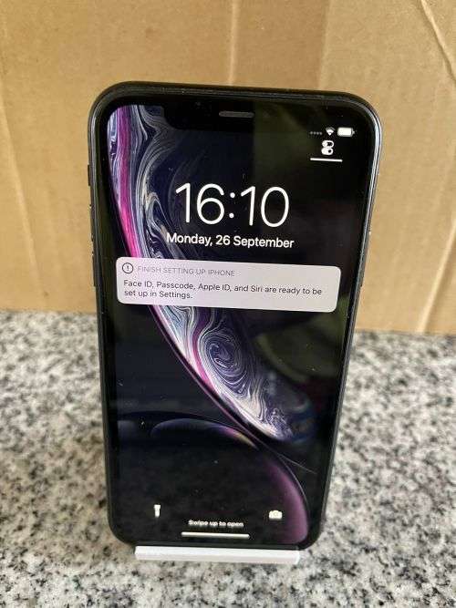 i PHONE XR 64GB MINT CONDITION  82% BATT HEALTH