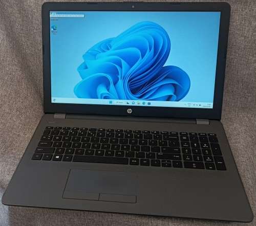 HP 255 G6 AMD E2-9000 15.6` Notebook, AMD E2-9000e Radeon R2@1.5GHz, 8GB RAM, 240GB SSD, Win 11