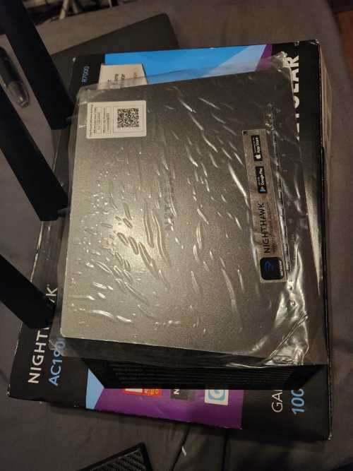 R7000  Nighthawk AC1900 Smart WiFi Dual Band Gigabit Router Mint As New