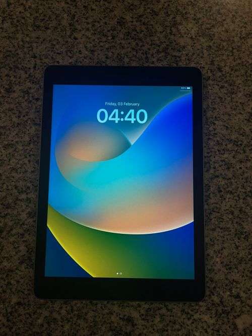IPAD 6TH GEN MODEL A1893 128GB MINT WIFI