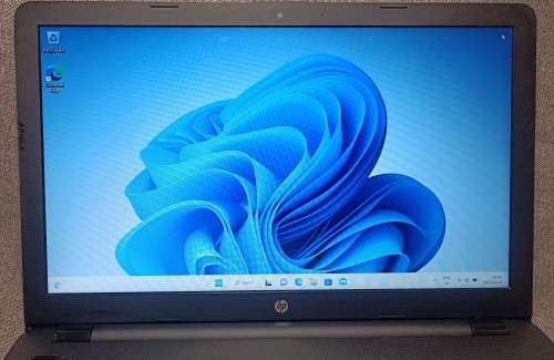 HP 15-bs1xx, Intel i3-5005U@2GHz, 8GB RAM, 1TB HDD, 15.6` HD Display(1366x768) Windows 11