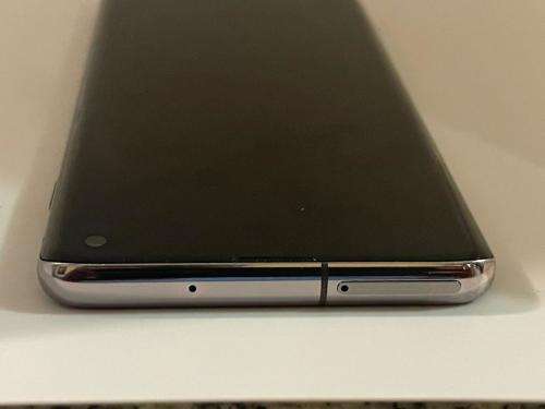 SAMSUNG S10 SINGLE SIM 8GB RAM 128 GB MEMORY MINT CONDITION