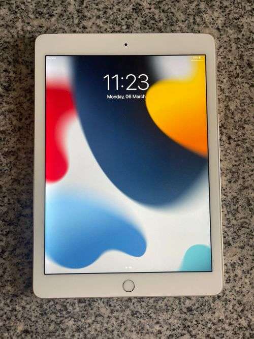 IPAD AIR 2 WIFI & 4G 64GB  A1567 MINT CONDITION