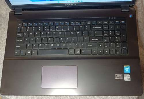 Gigabyte Q2756N,  17.3` FHD Display, Intel Core i7-4710MQ@2.5 GHz,16GB RAM, NVIDIA 840M, new battery