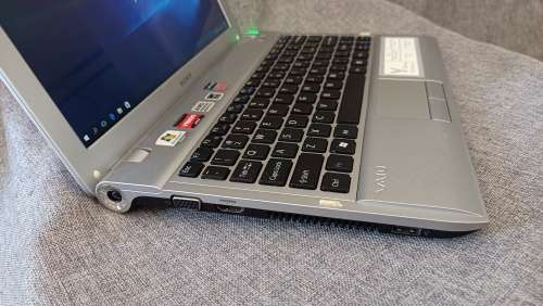 Sony VAIO Y Series 11.6-inch Notebook, AMD E-350 APU, 4GB RAM, 500GB HDD, Windows 10