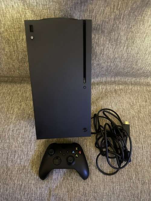 X BOX ONE  SERIES X 1TB SSD 1 CONTROLLER MINT AS NEW CONDITION