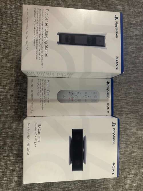 PLAYSTATION 5 HD CAMERA ,REMOTE & DUAL SENSE CHARGING STATION COMBO  NEW SEALED