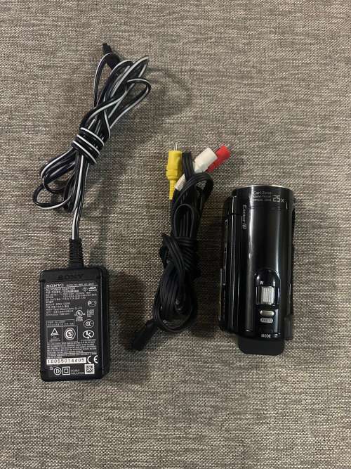 Sony HDR-CX150 16GB High Definition Handycam Camcorder