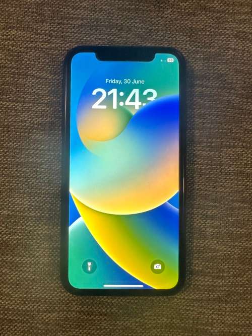 i PHONE XR 64GB MINT CONDITION  85% BATT HEALTH