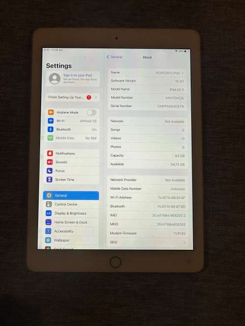 IPAD AIR 2 WIFI & 4G 64GB  A1567 MINT CONDITION