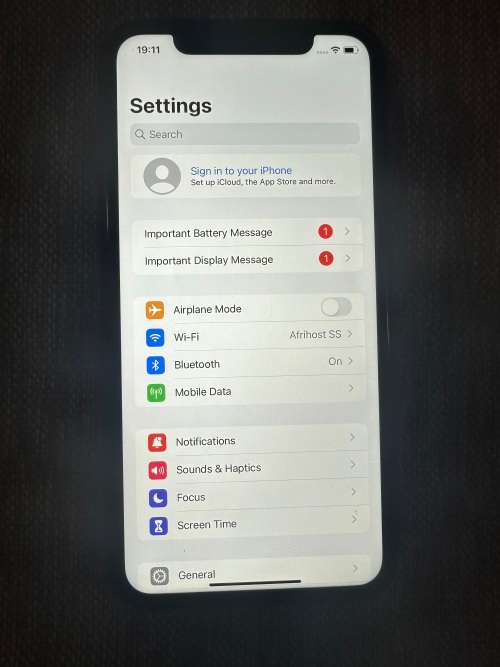 I PHONE 11 64GB PLEASE READ