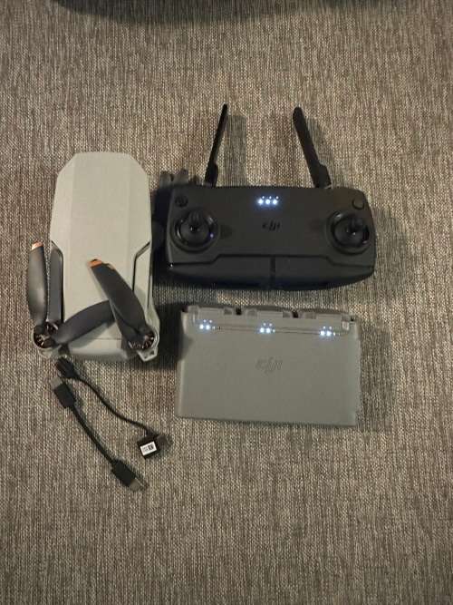 DJI MINI SE FLYMORE COMBO MINT AS NEW