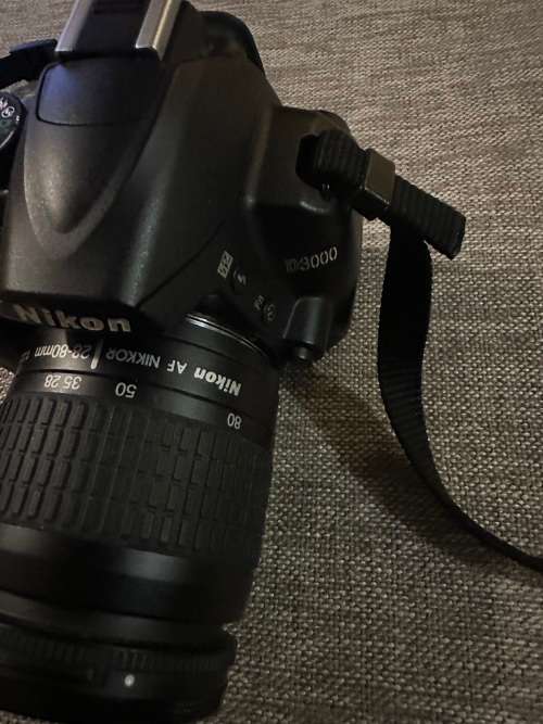 NIKON D3000 WITH 28-80MM LENS