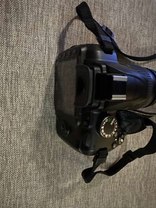 NIKON D3000 WITH 28-80MM LENS