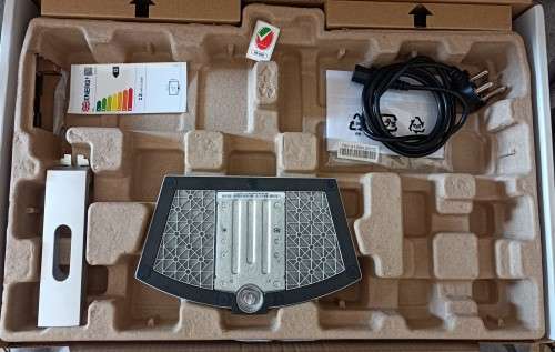 In original box, Dell 24` FHD S2421HN LED 75Hz AMD FreeSynch IPS Monitor - Silver