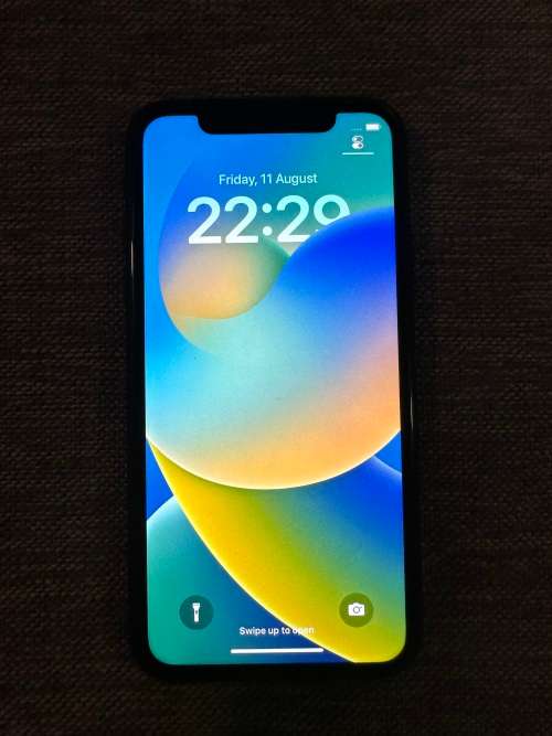 i PHONE XR 64GB MINT CONDITION  85% BATT HEALTH
