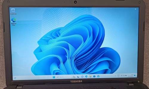 Toshiba Satellite C850-F0151, Intel Celeron 1000M@1.8GHz, 8GB RAM, 128 GB SSD, 15` HD Display