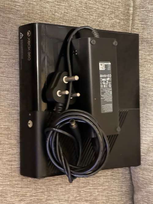 X BOX  360 250GB WITH TWO CONTROLERS AND 40 GAMES