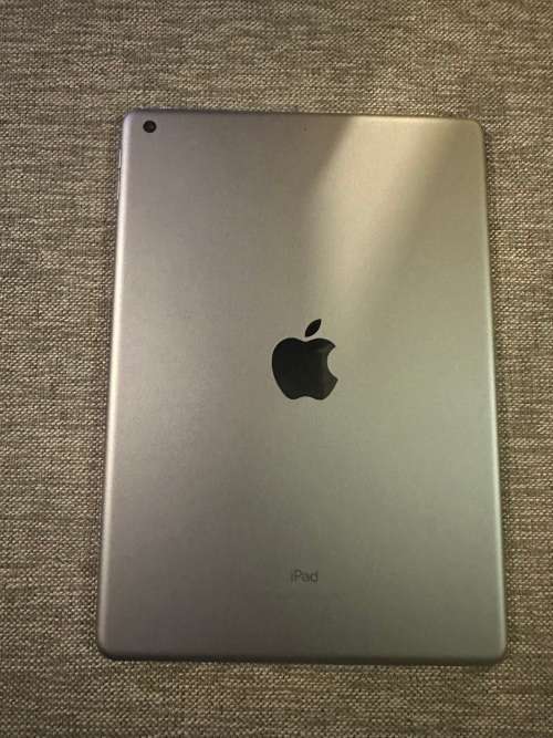 IPAD AIR 5TH GEN  A1822 32GB WIFI MINT