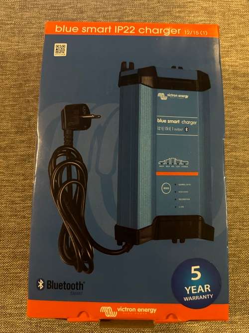 Victron Blue Smart Ip22 Charger 12 15 + Dc Connector Mint as New