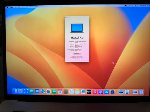 MacBook Pro `Core i7` 16GB Ram 256gb ssd 15` Touch bar /Mid-2017 Low Cycle count.