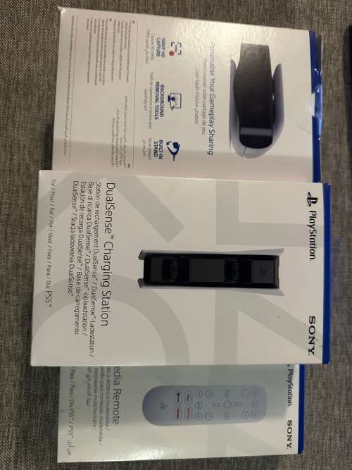 PLAYSTATION 5 HD CAMERA ,REMOTE & DUAL SENSE CHARGING STATION COMBO  NEW SEALED