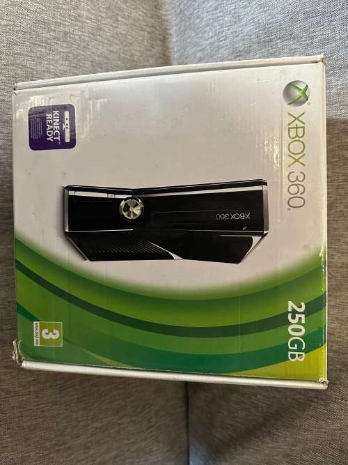 X BOX 360 250GB 2 CONTROLLERS & 8  GAMES MINT CONDITION