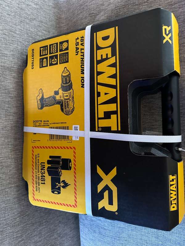 DEWALT 18V XR COMPACT HAMMER DRILL DRIVER WITH 3 BATTERIES NEW SEALED