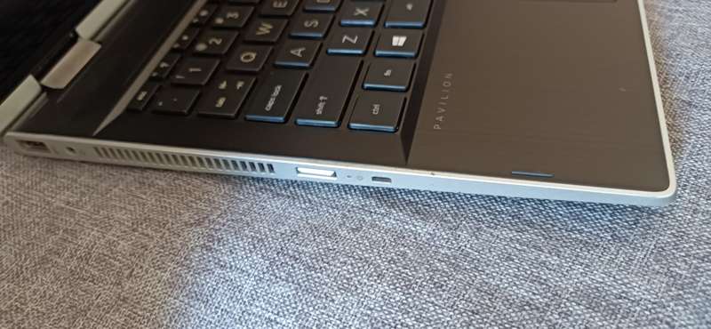 HP Pavillion x360 Convertible 14-cd0xxx, TouchScreen, Intel 8th Gen i5-8250U, 16Gb RAM, 256GB m.2