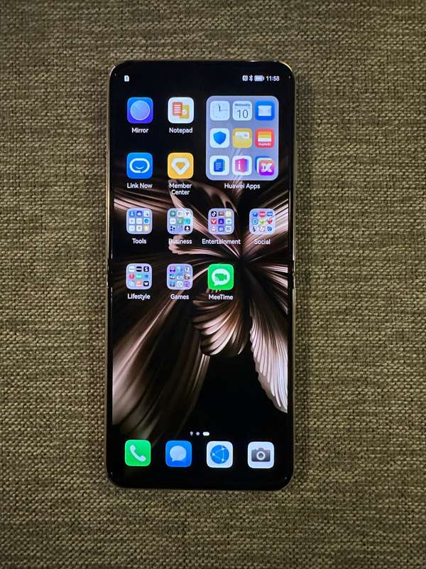 HUAWEI P50 POCKET PREMIUM EDITION 12GB RAM 512GB MEMORY PREMIUM GOLD