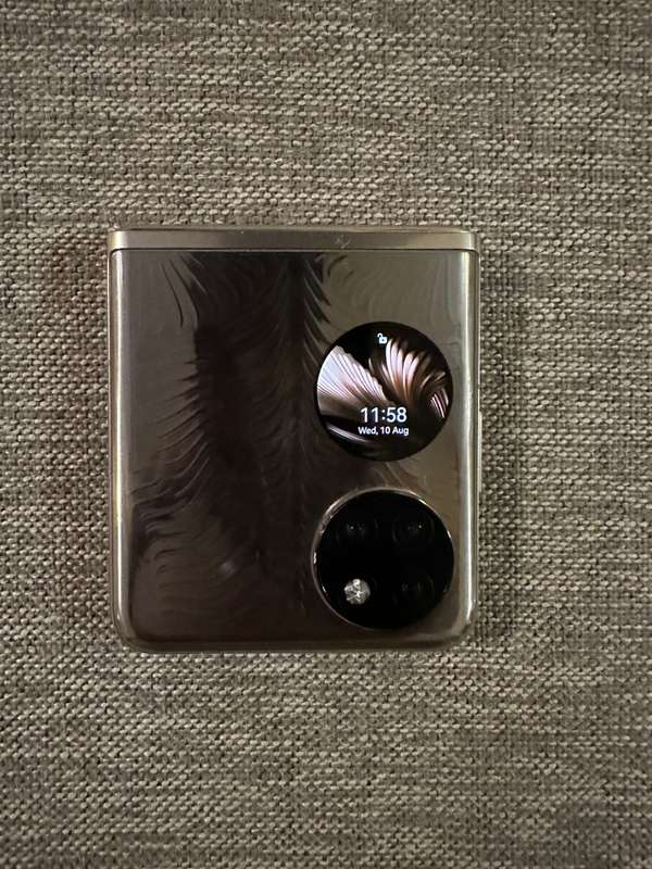 HUAWEI P50 POCKET PREMIUM EDITION 12GB RAM 512GB MEMORY PREMIUM GOLD