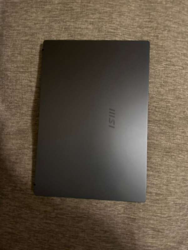 MSI Modern 14 Core i3 8GB 256 GB 14` FHD Laptop Mint Condition