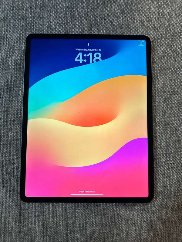 IPAD PRO 5TH GEN 128GB M1 WIFI & LTE WITH APPLE MAGIC KEYPAD FOR IPAD PRO
