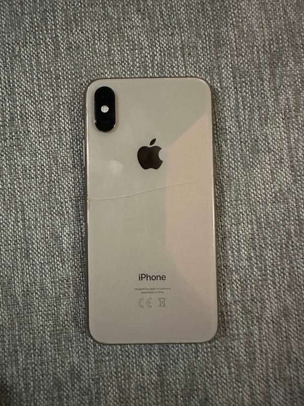 i PHONE XS  64GB 82% BATT HEALTH PLEASE READ