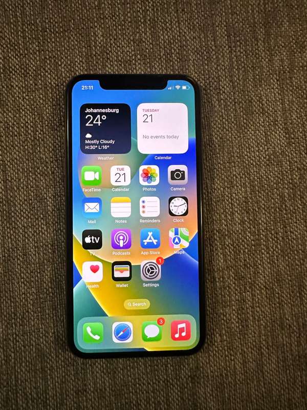 i PHONE XS  64GB 82% BATT HEALTH PLEASE READ