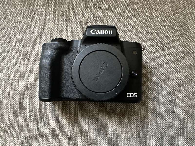 Canon EOS M50 Mark II M15-45 IS STM    Mirrorless 4K Camera Mint  As New