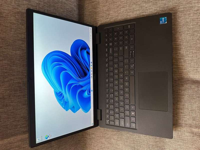 Dell Latitude 3520 : Intel Core i5 1135G7 | 16GB DDR4 Memory | 512GB SSD 11th GEN Dell Warranty