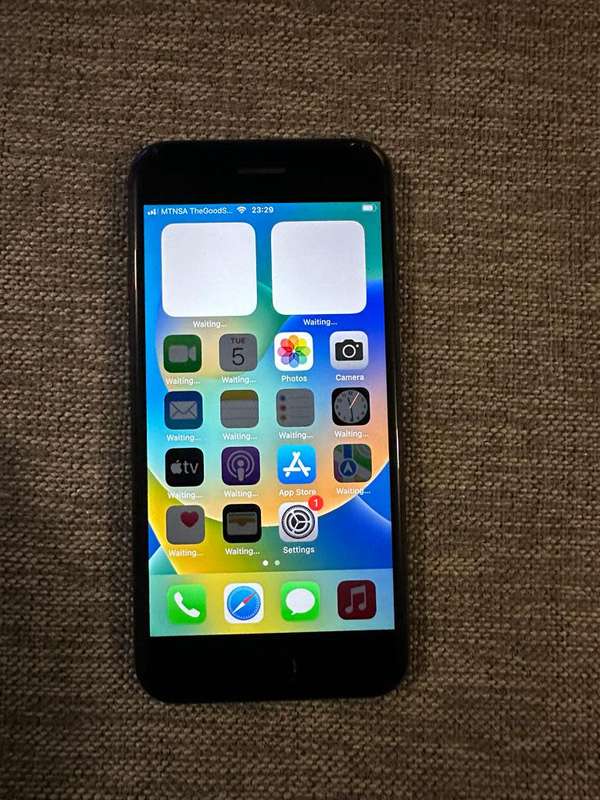 I PHONE SE 2020  64GB 75% BATT HEALTH PLEASE READ