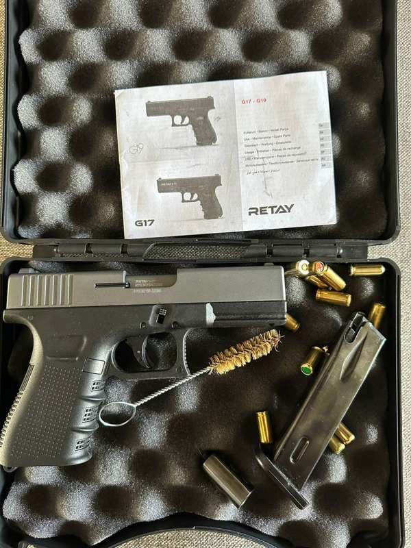 Retay Glock 17 9mm Blank Round Sounds Like a real gun