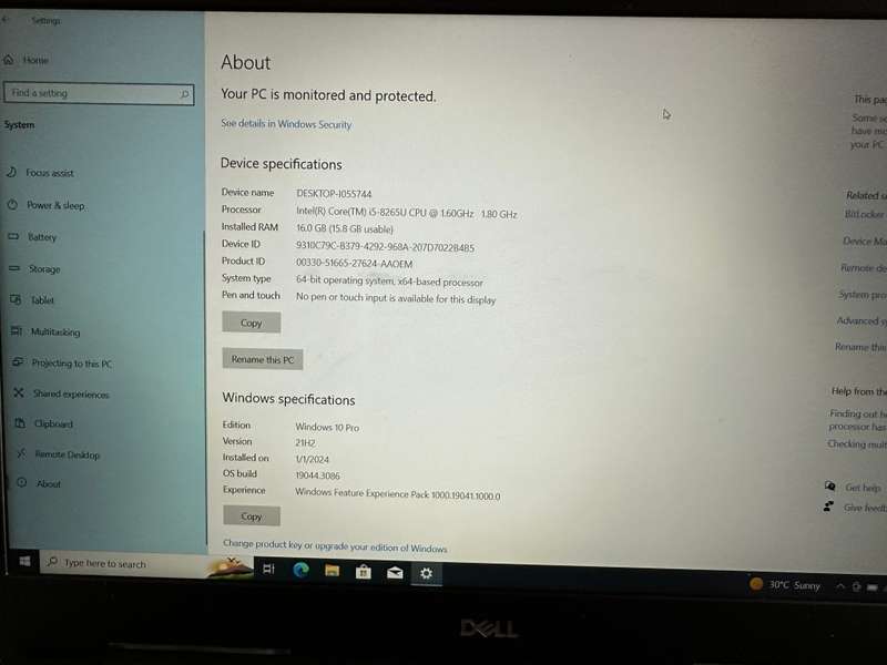 Dell Vostro 5581 8th Gen Intel Core i5-8265U, 16GB RAM, 256GB m.2 SSD,, 15.6` FHD